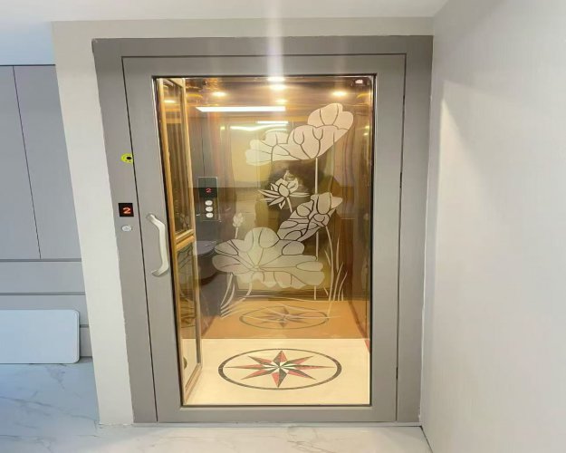 家用电梯