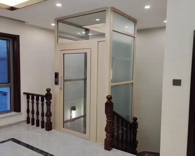 家用电梯